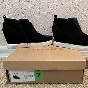 Steve Madden women’s bootie sneakers *New*